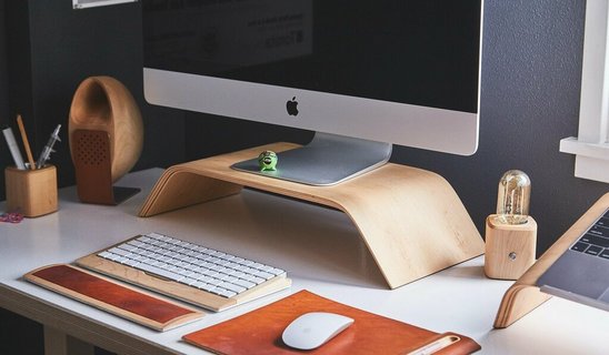 pexels-ken-tomita-389819 Schreibtisch